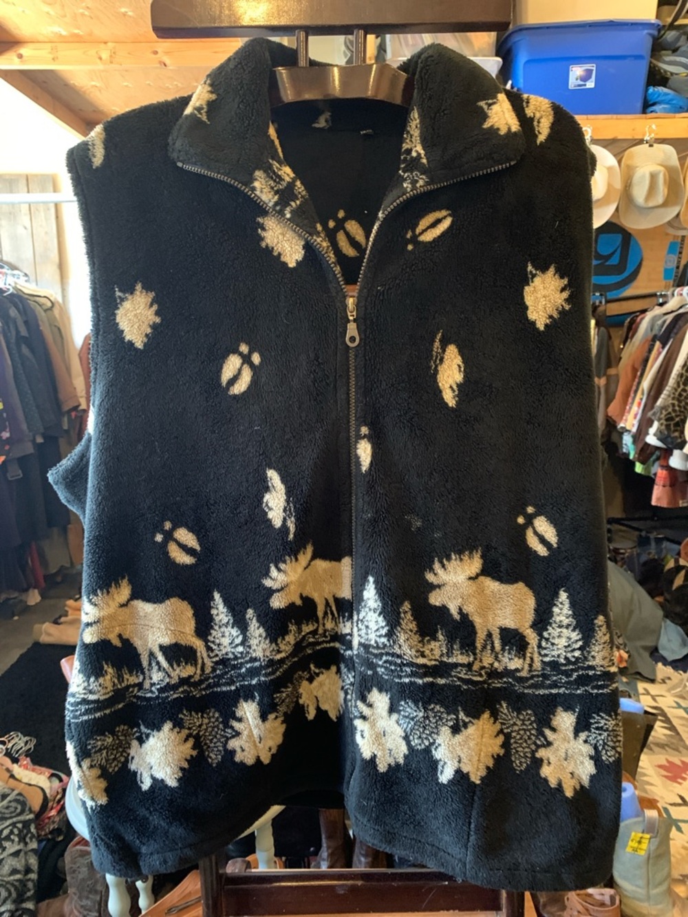 Vintage Black Fuzzy Moose & Leaf Pattern Zip-Up Vest
